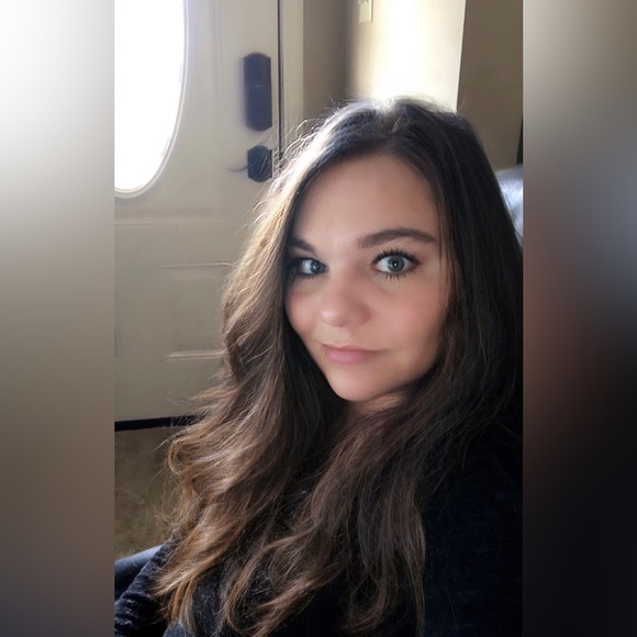 Meet your Posher, Shelly - Picture 3 of 16